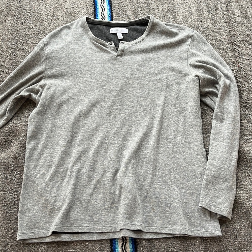 Men’s Nordstrom Calibrate Henley style fitted grey shirt, large